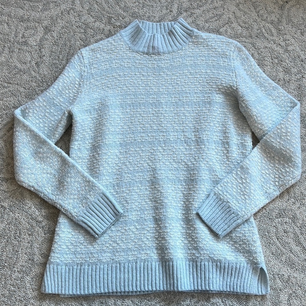 WOMAN'S Knit Sweater White And Blue Size Medium